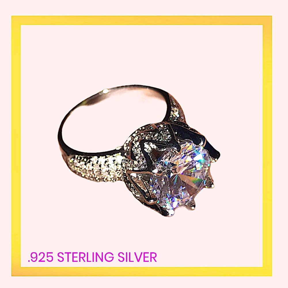Crown Cushion Ring